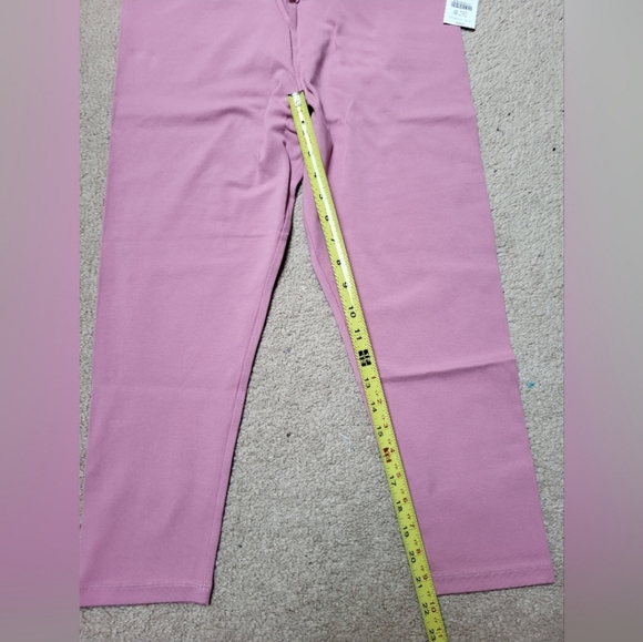 NWT! PINK CROPPED LEGGINGS! - Picture 5 of 7